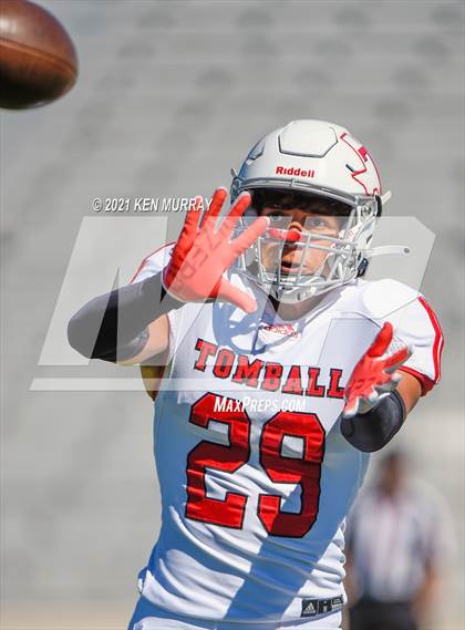 Thumbnail 3 in Tomball vs Klein Cain photogallery.