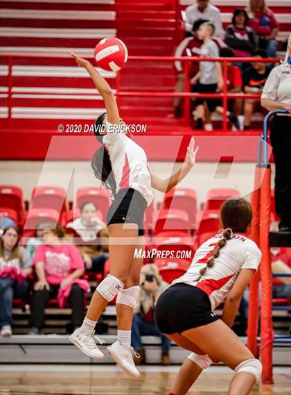 Thumbnail 2 in Perryton vs. Pampa photogallery.
