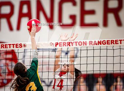 Thumbnail 1 in Perryton vs. Pampa photogallery.