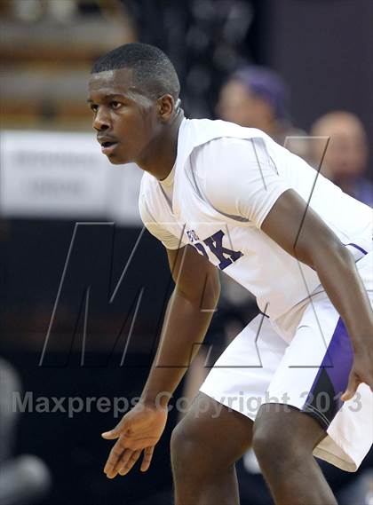 Thumbnail 3 in Redondo Union vs. College Park (CIF State D2 Final) photogallery.