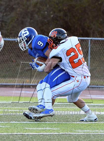 Thumbnail 2 in Southington vs. Ridgefield (CIAC Class LL Semifinal) photogallery.