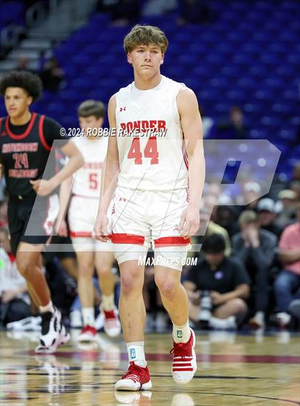 Thumbnail 1 in Ponder vs. Hitchcock (UIL 3A Basketball Final) photogallery.