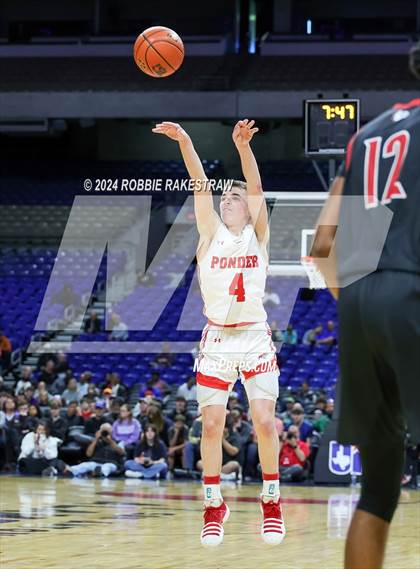 Thumbnail 2 in Ponder vs. Hitchcock (UIL 3A Basketball Final) photogallery.
