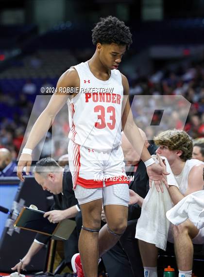 Thumbnail 2 in Ponder vs. Hitchcock (UIL 3A Basketball Final) photogallery.