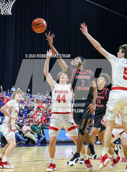 Thumbnail 2 in Ponder vs. Hitchcock (UIL 3A Basketball Final) photogallery.