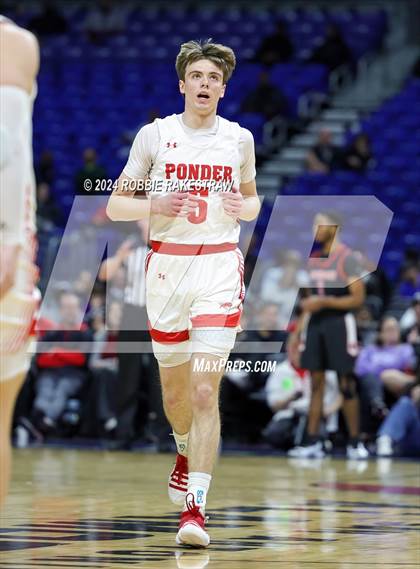 Thumbnail 2 in Ponder vs. Hitchcock (UIL 3A Basketball Final) photogallery.