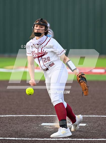 Thumbnail 2 in Cypress Woods vs Langham Creek photogallery.
