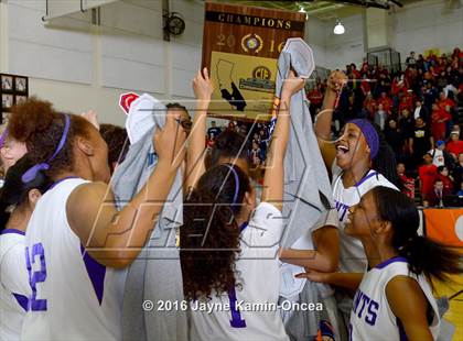 Thumbnail 3 in Cantwell-Sacred Heart vs. St. Anthony (CIF SS 4A Final) photogallery.