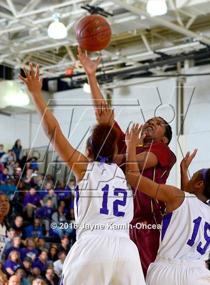 Thumbnail 3 in Cantwell-Sacred Heart vs. St. Anthony (CIF SS 4A Final) photogallery.