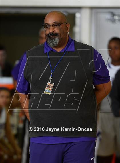 Thumbnail 2 in Cantwell-Sacred Heart vs. St. Anthony (CIF SS 4A Final) photogallery.