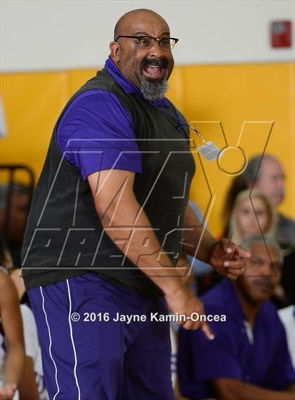 Thumbnail 3 in Cantwell-Sacred Heart vs. St. Anthony (CIF SS 4A Final) photogallery.