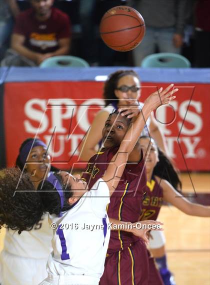 Thumbnail 3 in Cantwell-Sacred Heart vs. St. Anthony (CIF SS 4A Final) photogallery.