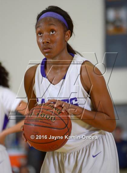 Thumbnail 2 in Cantwell-Sacred Heart vs. St. Anthony (CIF SS 4A Final) photogallery.