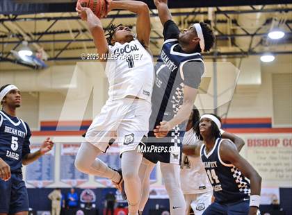 Thumbnail 1 in Dream City Christian National vs Socal Academy photogallery.