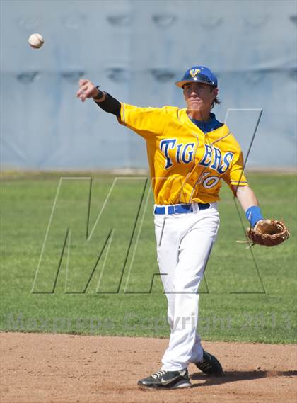 Thumbnail 3 in Golden Valley vs. Valencia photogallery.