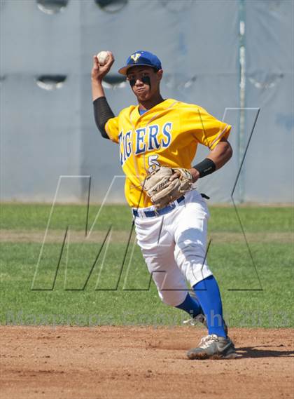 Thumbnail 1 in Golden Valley vs. Valencia photogallery.