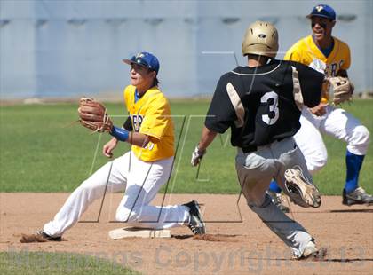 Thumbnail 1 in Golden Valley vs. Valencia photogallery.