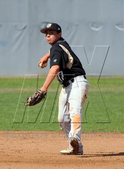 Thumbnail 2 in Golden Valley vs. Valencia photogallery.