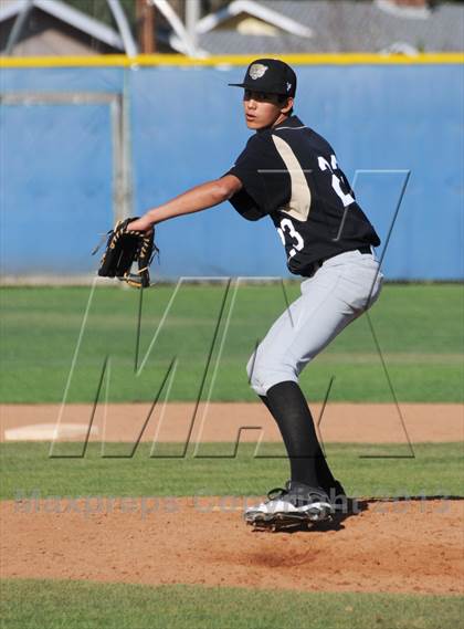 Thumbnail 2 in Golden Valley vs. Valencia photogallery.