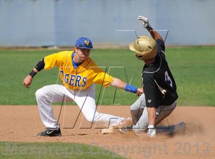 Thumbnail 2 in Golden Valley vs. Valencia photogallery.
