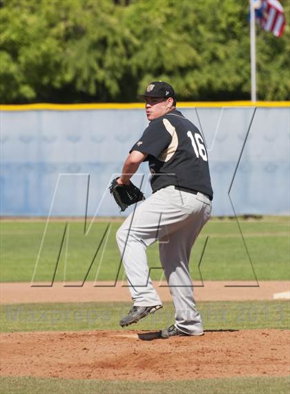 Thumbnail 3 in Golden Valley vs. Valencia photogallery.