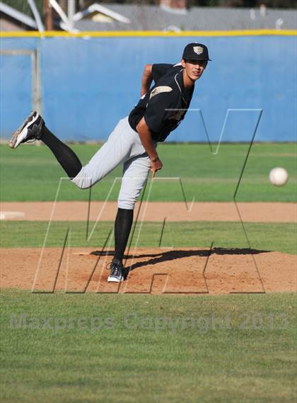 Thumbnail 3 in Golden Valley vs. Valencia photogallery.