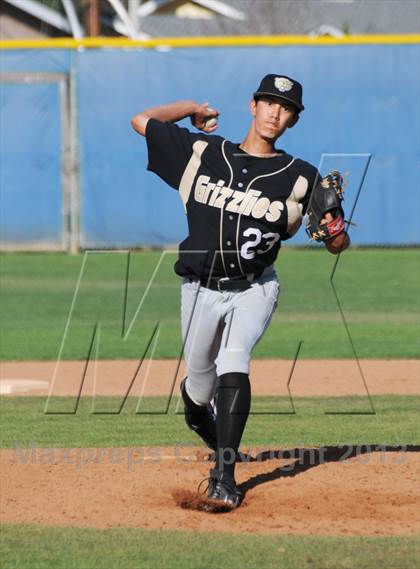 Thumbnail 3 in Golden Valley vs. Valencia photogallery.