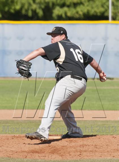 Thumbnail 2 in Golden Valley vs. Valencia photogallery.