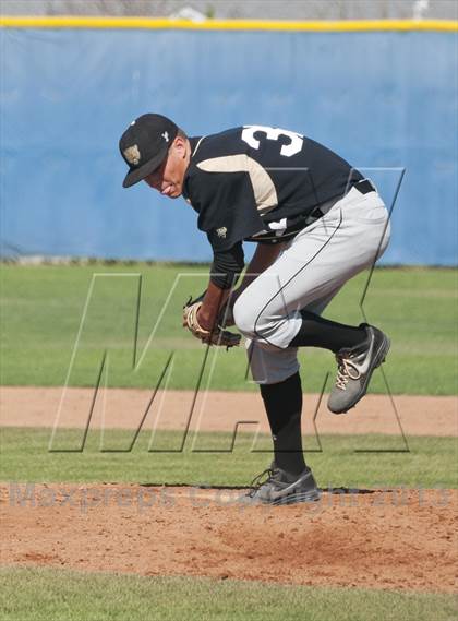 Thumbnail 2 in Golden Valley vs. Valencia photogallery.