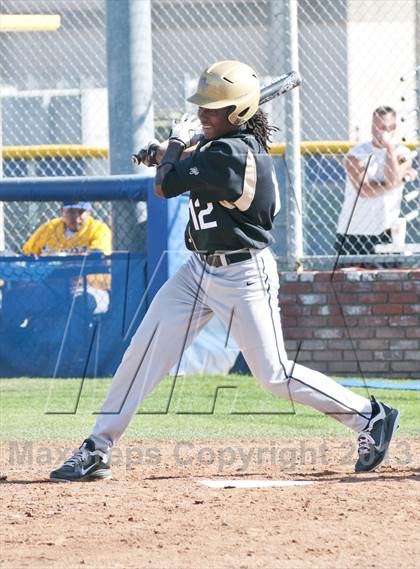 Thumbnail 2 in Golden Valley vs. Valencia photogallery.