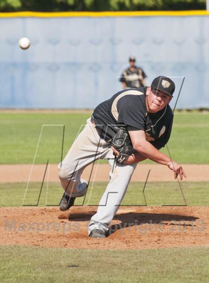 Thumbnail 3 in Golden Valley vs. Valencia photogallery.