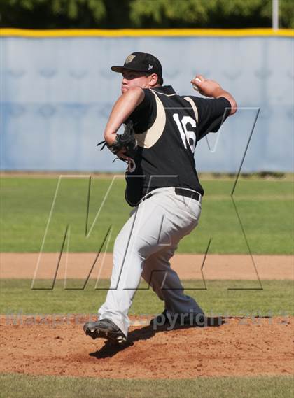 Thumbnail 3 in Golden Valley vs. Valencia photogallery.
