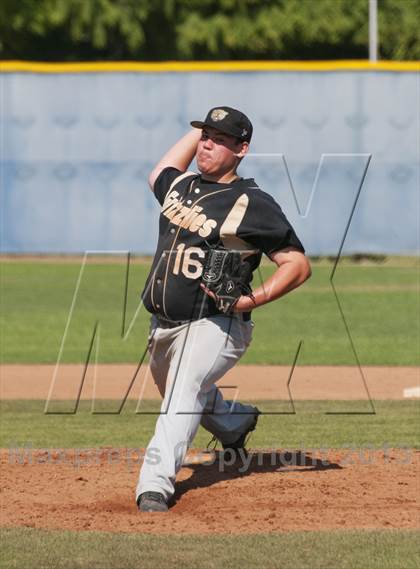 Thumbnail 1 in Golden Valley vs. Valencia photogallery.