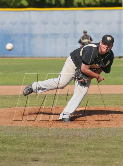 Thumbnail 1 in Golden Valley vs. Valencia photogallery.