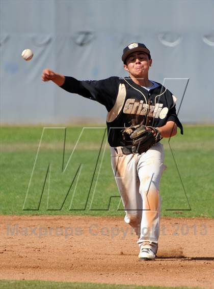 Thumbnail 3 in Golden Valley vs. Valencia photogallery.