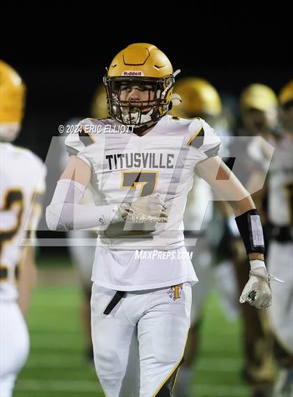 Thumbnail 3 in Titusville vs Sharon (PIAA D10 3A Semifinal) photogallery.