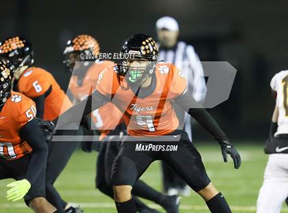 Thumbnail 1 in Titusville vs Sharon (PIAA D10 3A Semifinal) photogallery.