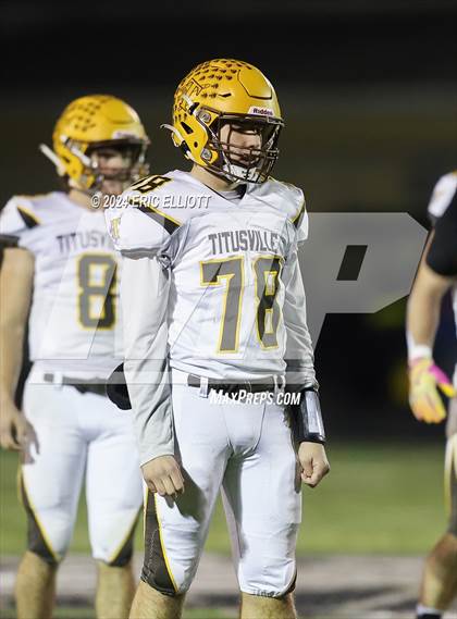 Thumbnail 3 in Titusville vs Sharon (PIAA D10 3A Semifinal) photogallery.