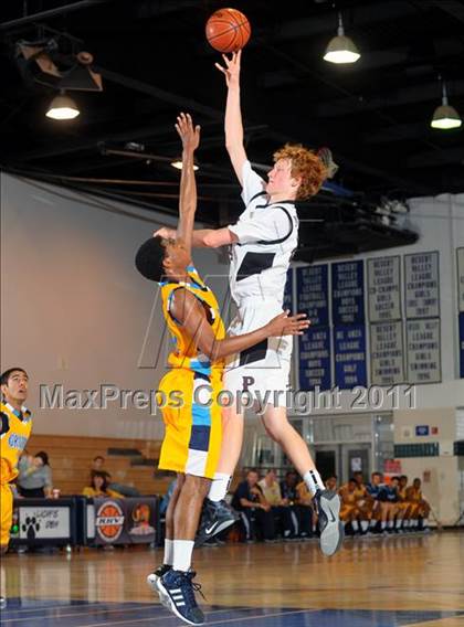 Thumbnail 2 in Patriot vs. Los Osos (MaxPreps Holiday Classic) photogallery.