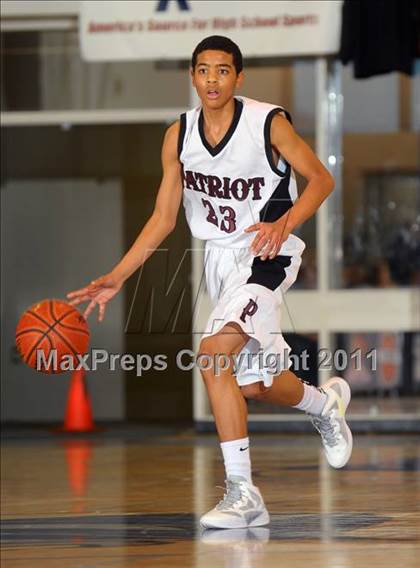 Thumbnail 3 in Patriot vs. Los Osos (MaxPreps Holiday Classic) photogallery.