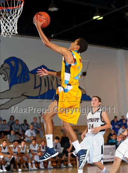 Thumbnail 3 in Patriot vs. Los Osos (MaxPreps Holiday Classic) photogallery.