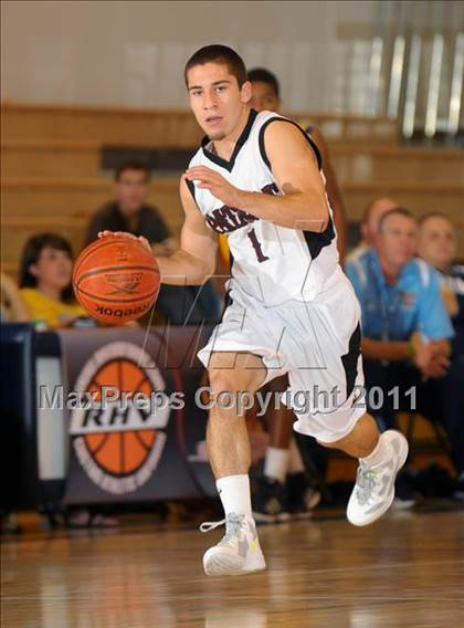 Thumbnail 3 in Patriot vs. Los Osos (MaxPreps Holiday Classic) photogallery.