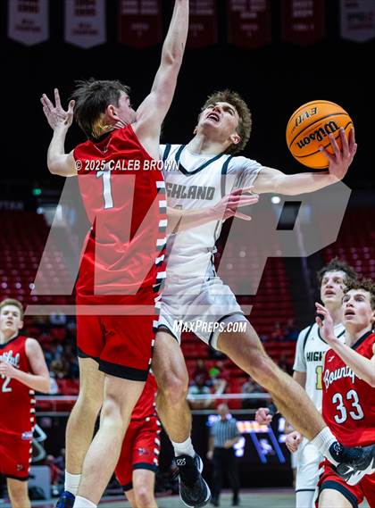 Thumbnail 2 in Highland vs. Bountiful (UHSAA 5A Quarterfinal) photogallery.