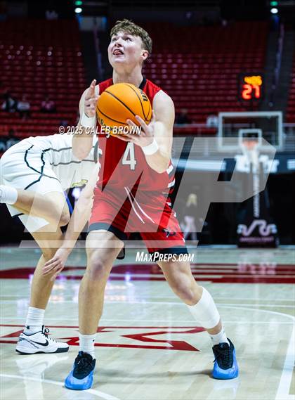 Thumbnail 1 in Highland vs. Bountiful (UHSAA 5A Quarterfinal) photogallery.