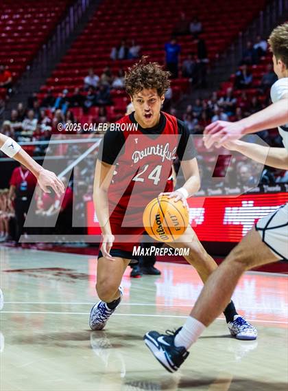 Thumbnail 2 in Highland vs. Bountiful (UHSAA 5A Quarterfinal) photogallery.