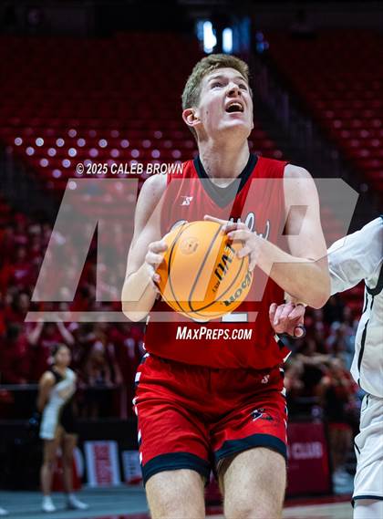Thumbnail 2 in Highland vs. Bountiful (UHSAA 5A Quarterfinal) photogallery.