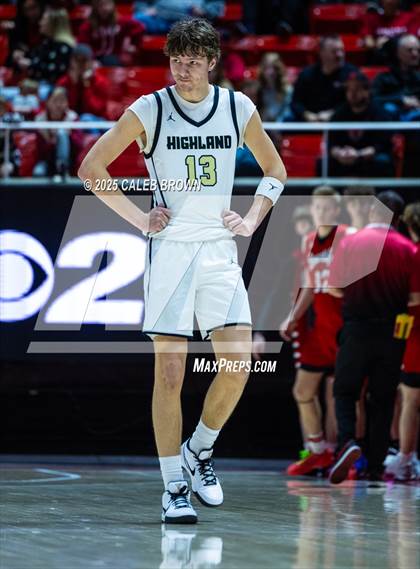 Thumbnail 1 in Highland vs. Bountiful (UHSAA 5A Quarterfinal) photogallery.