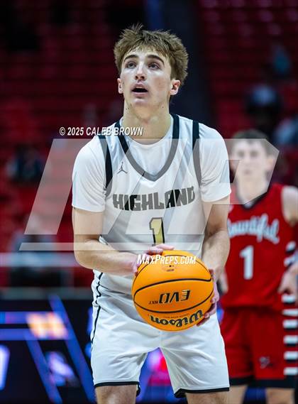 Thumbnail 3 in Highland vs. Bountiful (UHSAA 5A Quarterfinal) photogallery.