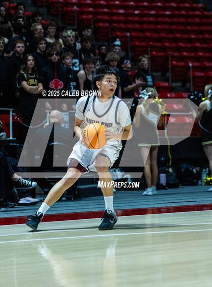 Thumbnail 1 in Highland vs. Bountiful (UHSAA 5A Quarterfinal) photogallery.