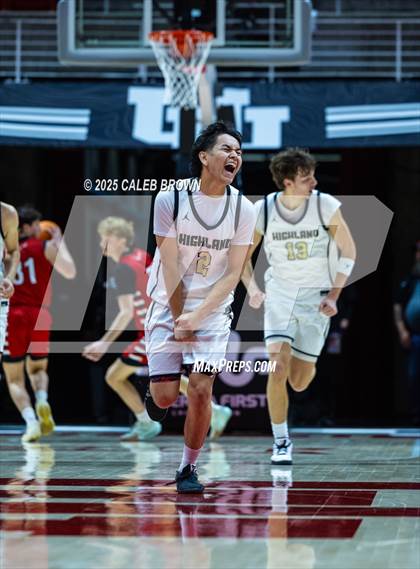 Thumbnail 3 in Highland vs. Bountiful (UHSAA 5A Quarterfinal) photogallery.